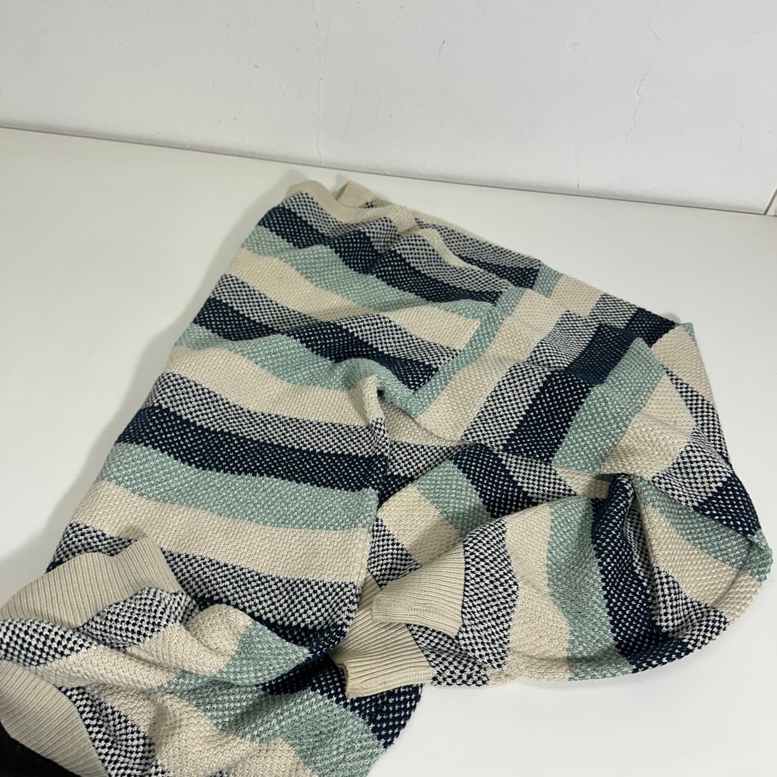 M 100 라코스테 단가라 루즈핏 라운드면니트 상품이미지4