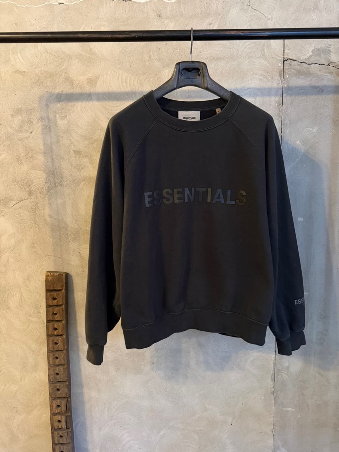 에센셜 맨투맨 100 상품이미지1