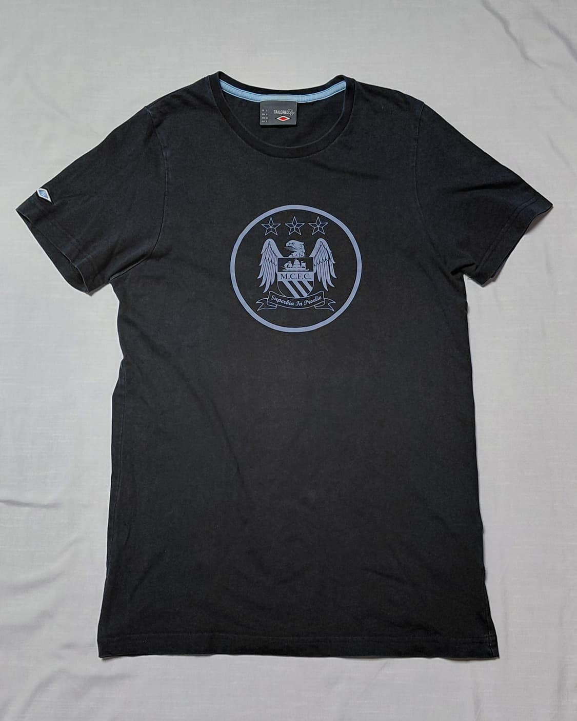 [S/무료배송] 맨체스터 시티 x 엄브로 클래식 로고 티셔츠 상품이미지1