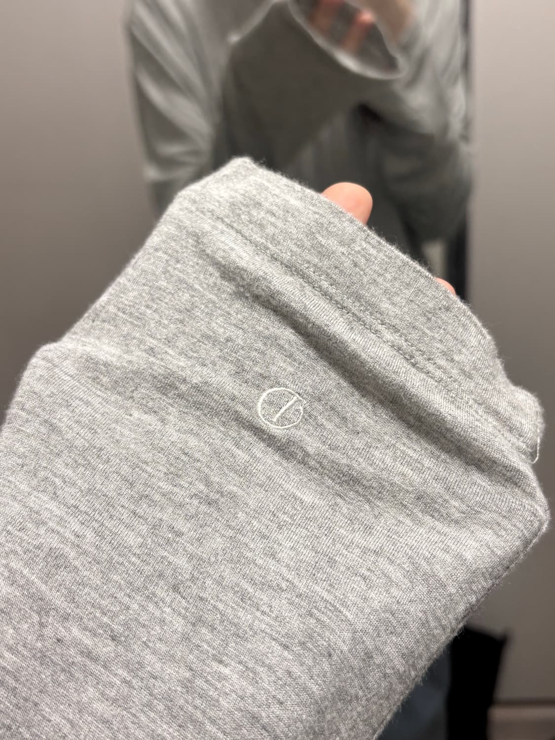 다이애그널 셔링 긴팔 티셔츠 그레이 상품이미지4