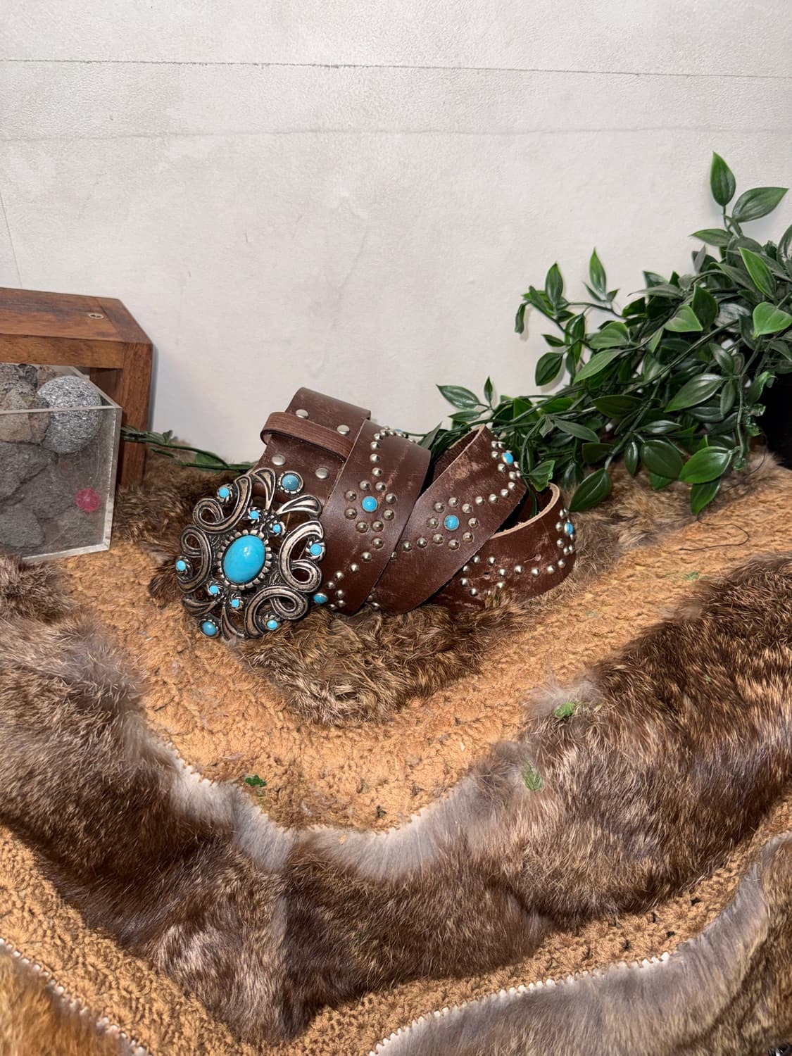 Brown turquoise stud leather belt 상품이미지1