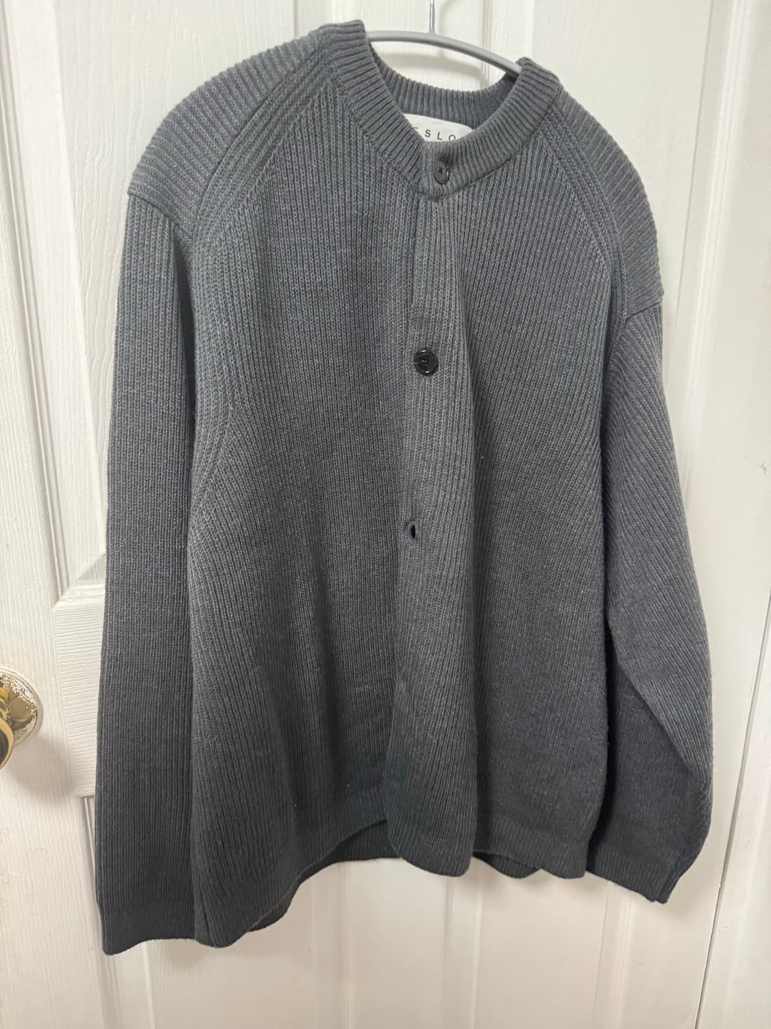 비슬로우 데릭 크루넥 가디건 차콜 L사이즈 거의 새상품 상품이미지2