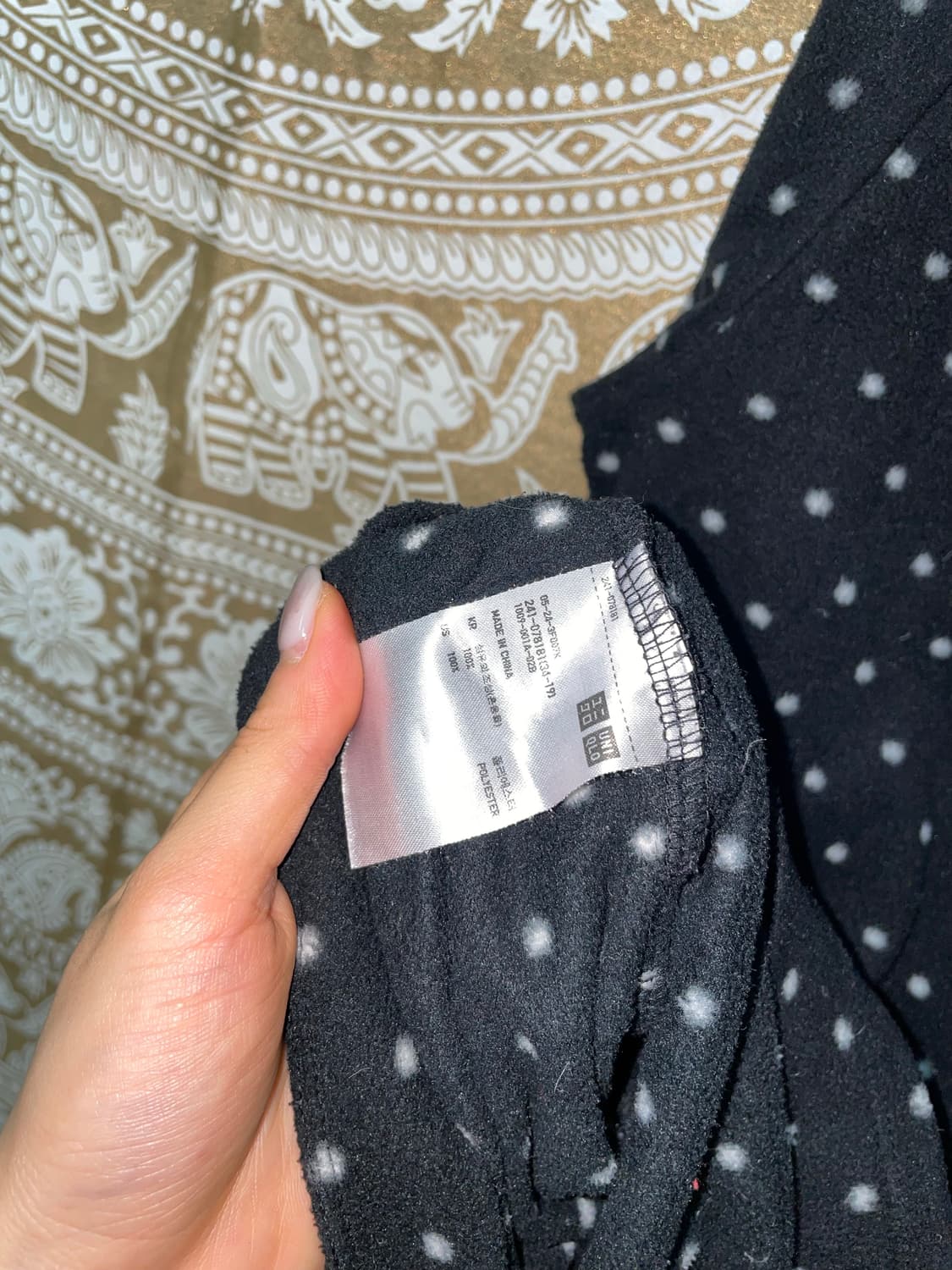 유니클로 여성 후리스 도트 목폴라 긴팔 티  상품이미지4