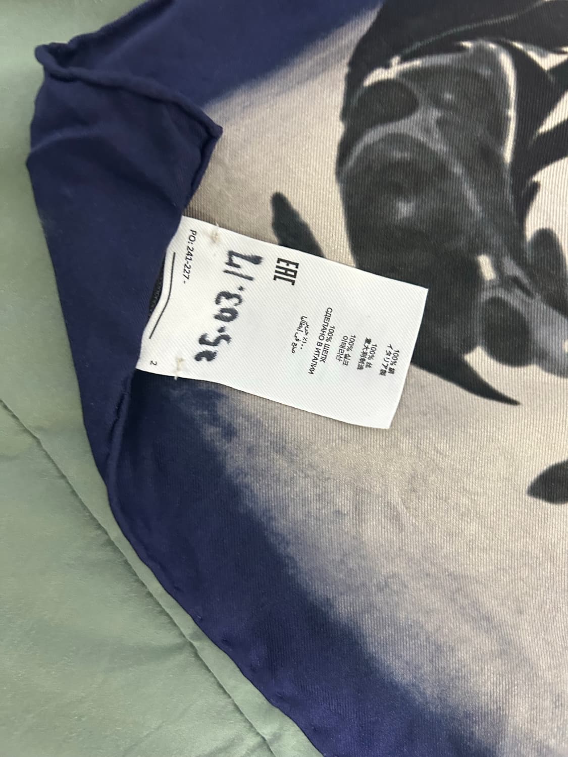 드리스반노튼 프린트 실크 스카프 상품이미지4