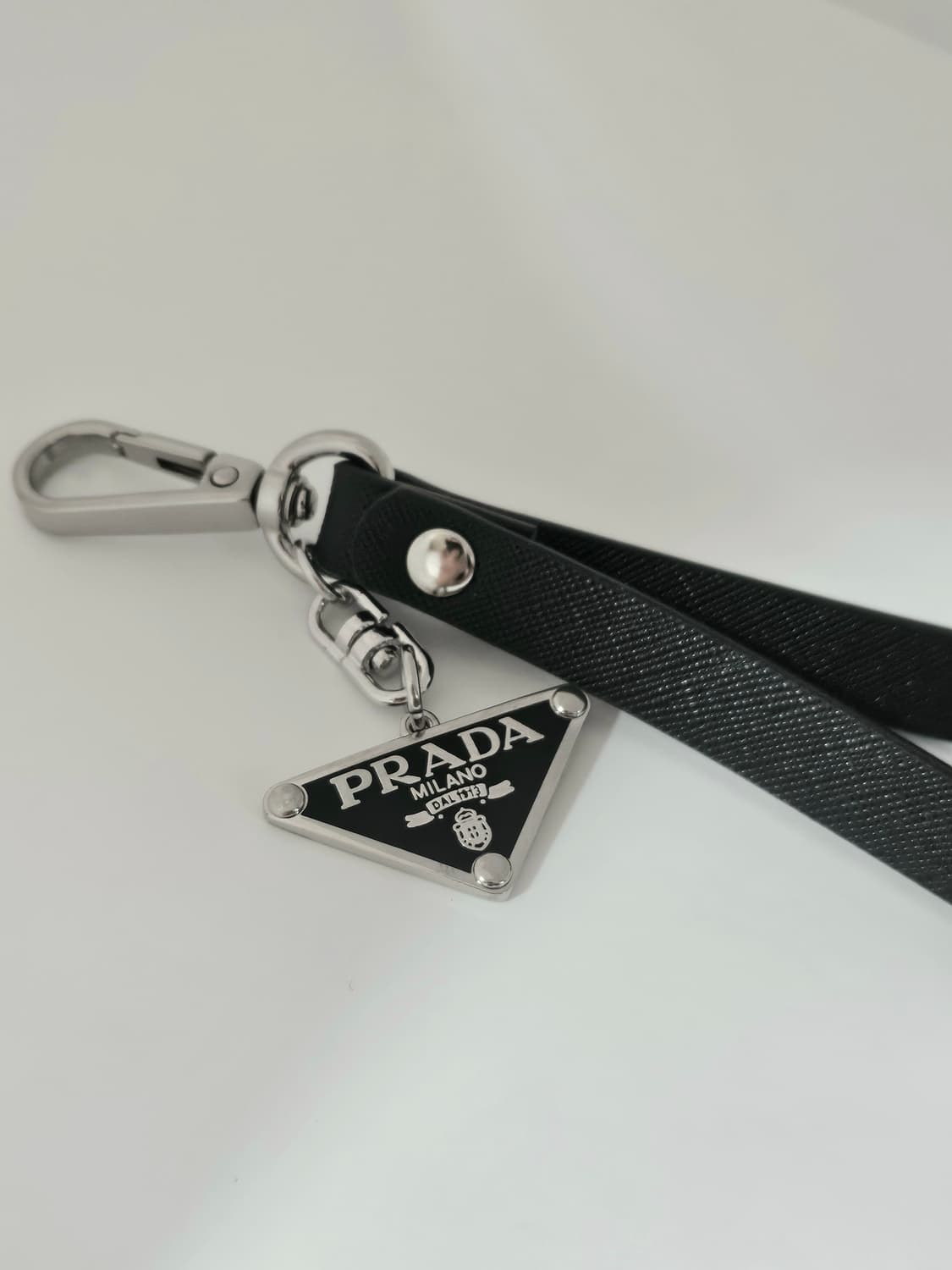 프라다 사피아노 빈티지 업사이클링 폰 스트랩 키링  상품이미지1