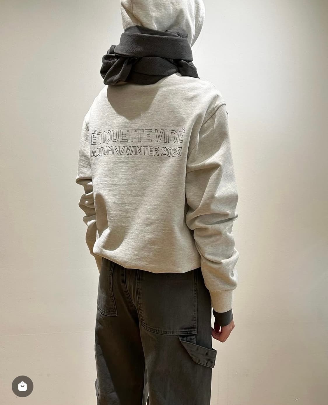 누마레 EE LOGO HOODED SWEATSHIRTS OATMEAL 상품이미지5