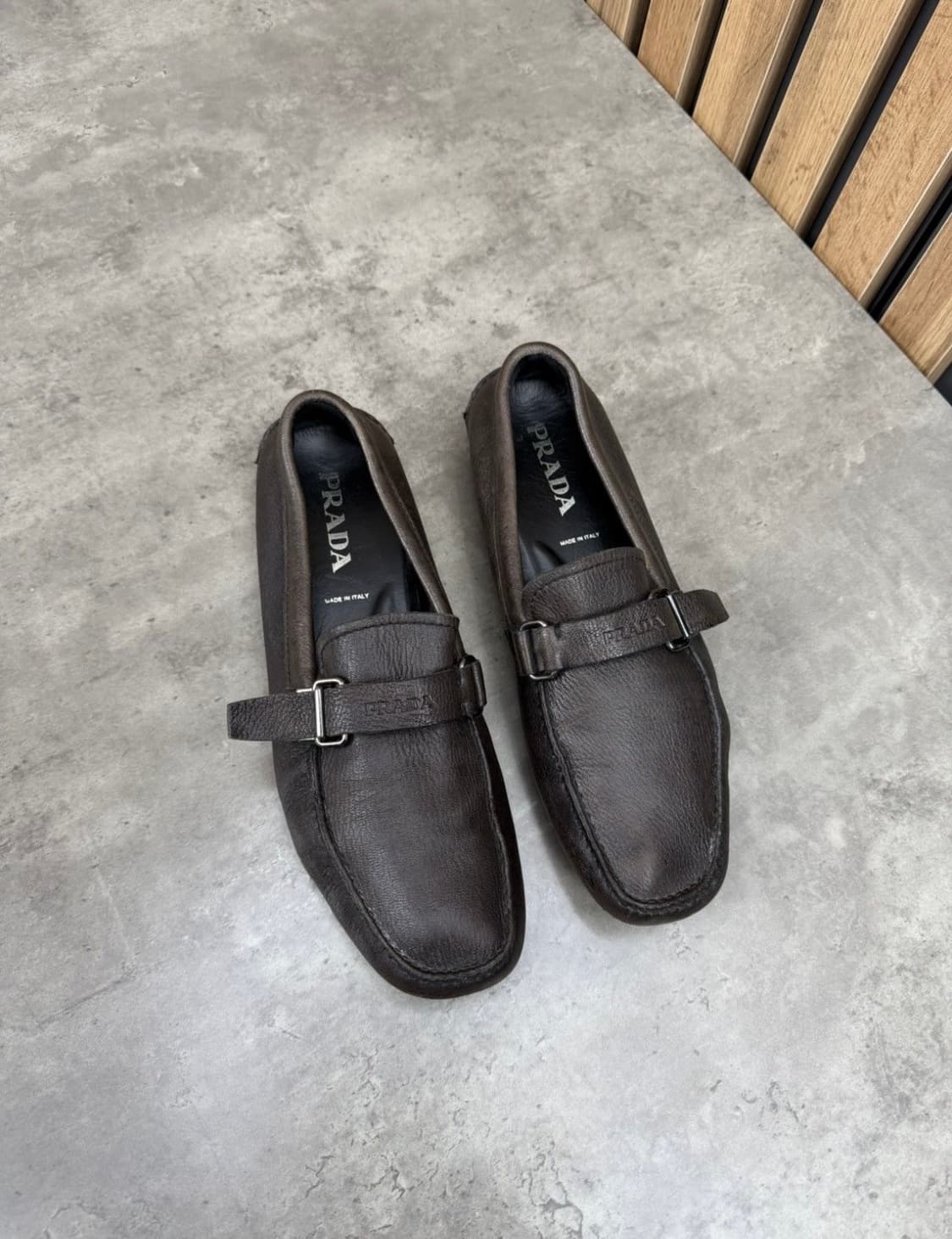 [9.5] 프라다 버클 로퍼 브라운 상품이미지1