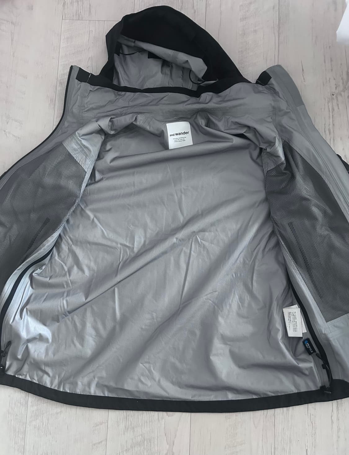 And wander 앤드원더 쉴드 퍼텍스 자켓 블랙 XL 상품이미지3