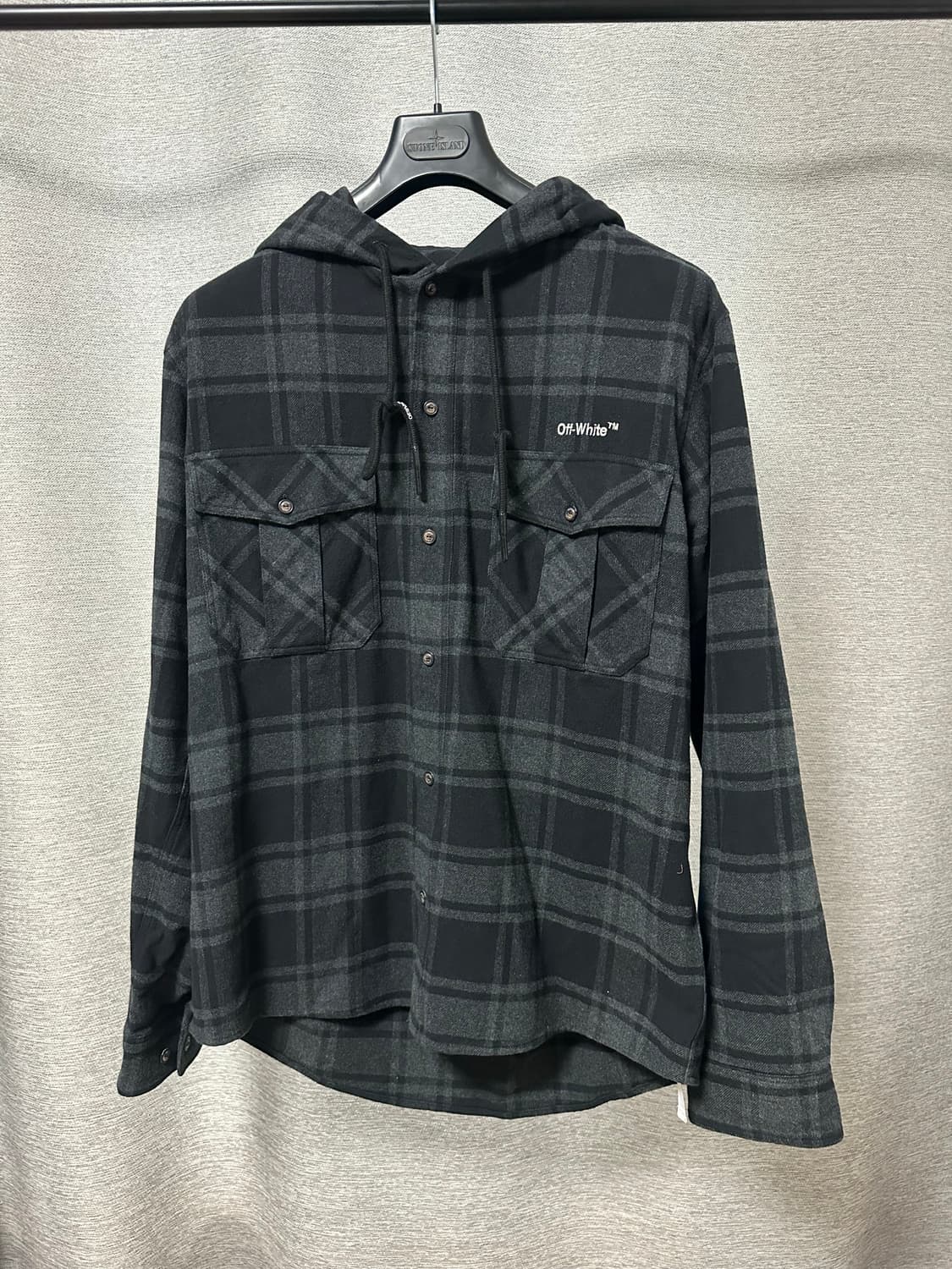 오프화이트 플란넬 자수 로고 후드셔츠 (XL)  상품이미지1