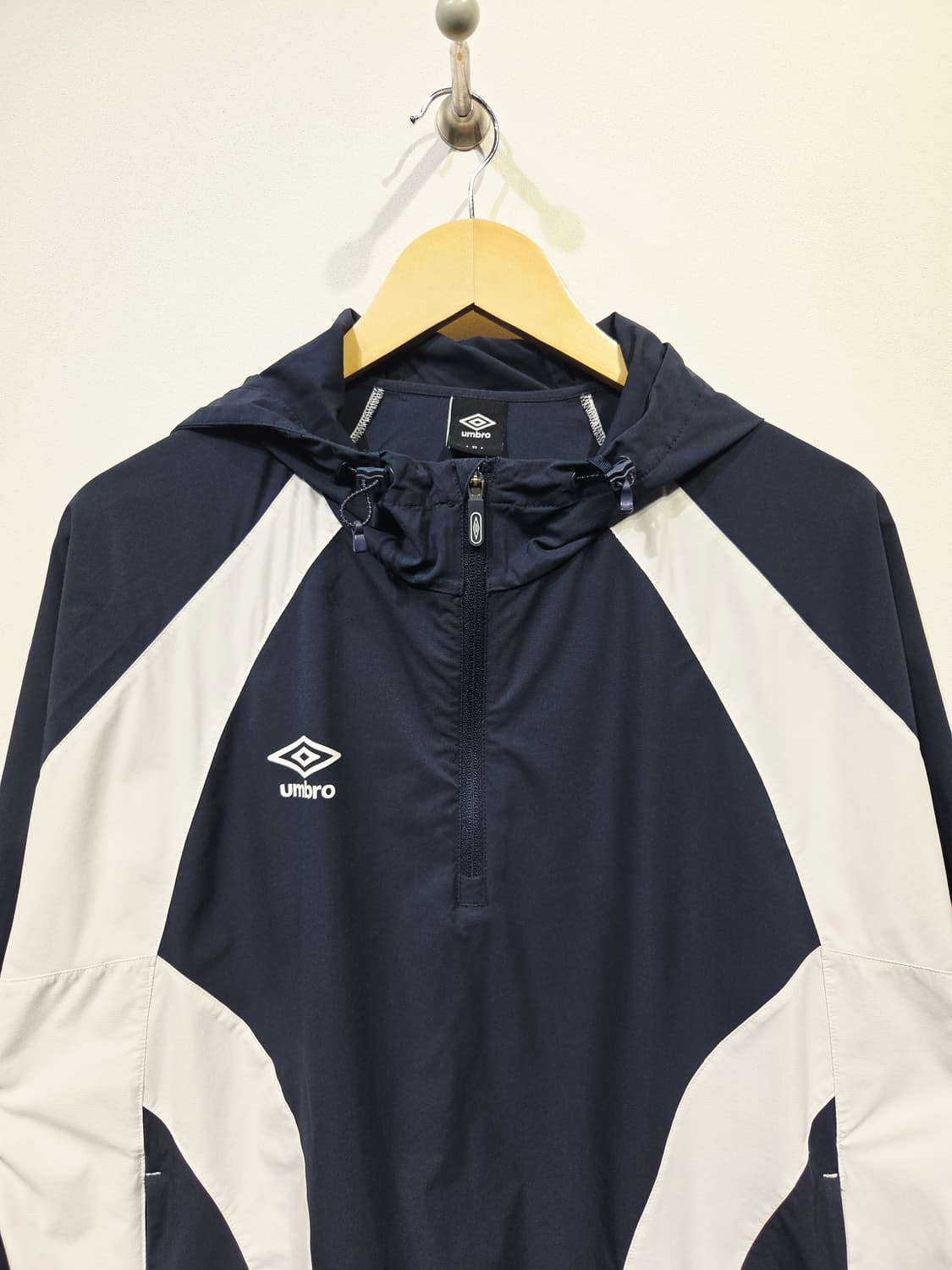 엄브로(UMBRO) 하프집업 배색 바람막이 아노락 상품이미지3