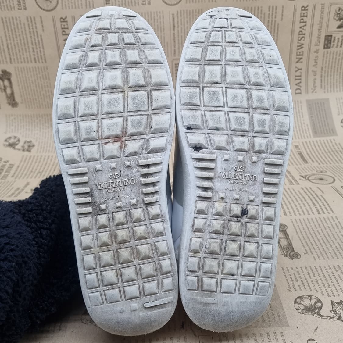 발렌티노 히든 스터드 스니커즈37  235 상품이미지3