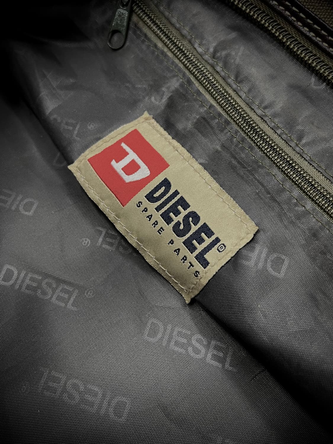 DIESEL 멀티 포켓 숄더백 상품이미지10
