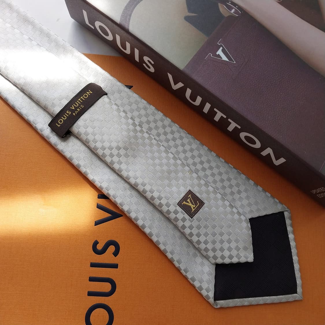 루이비통 실크 실버 체크 패턴 넥타이 9.5cm A~B등급 K2579 상품이미지5