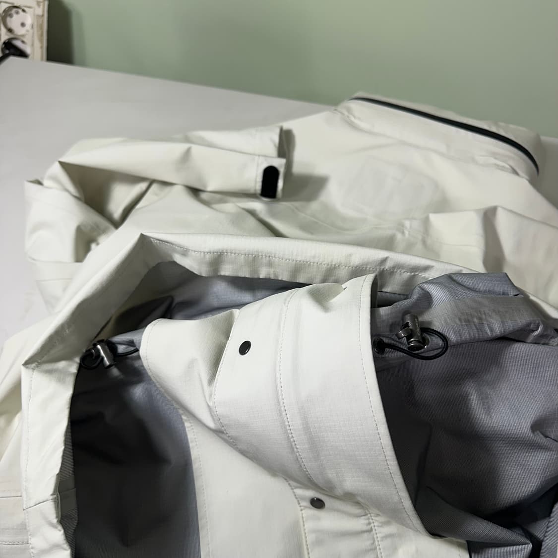 M-L 아이더 크림아이보리 허리스트링 히든후드 나일론자켓 상품이미지8