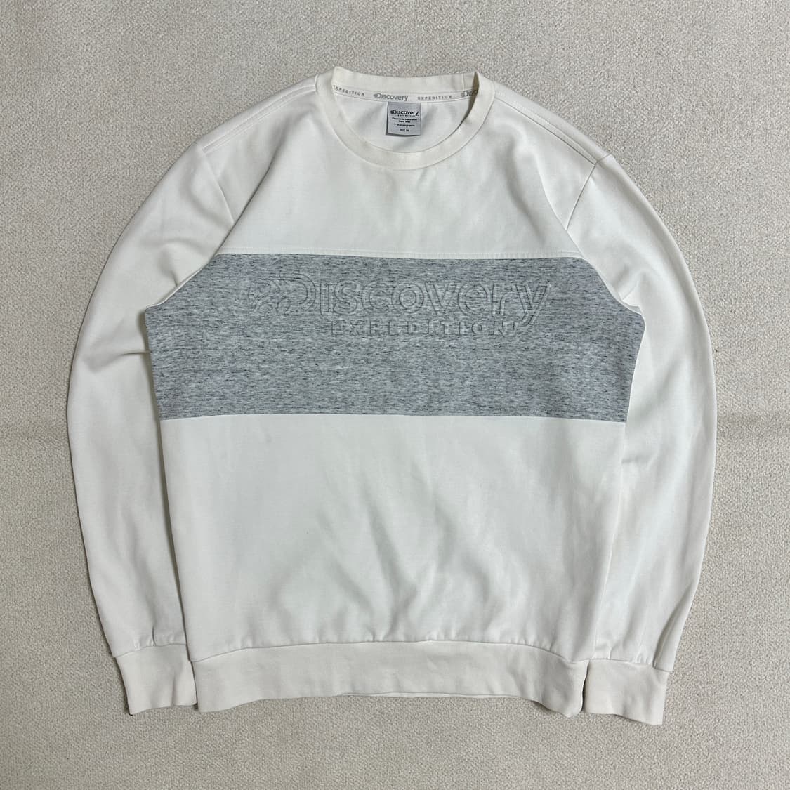 디스커버리 엠보 로고 맨투맨 상품이미지2