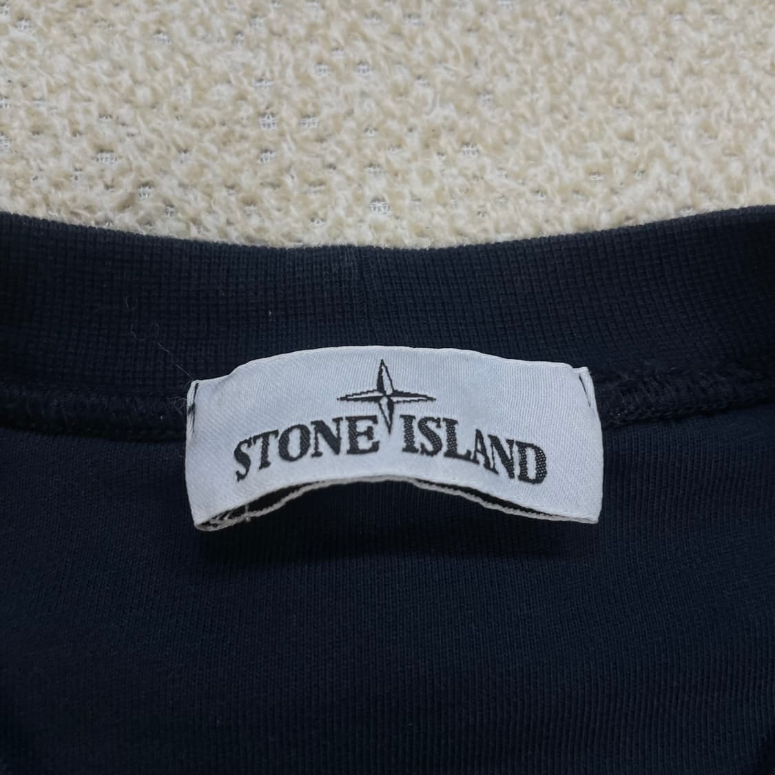 스톤아일랜드 와펜 패치 크루넥 맨투맨 네이비 상품이미지4