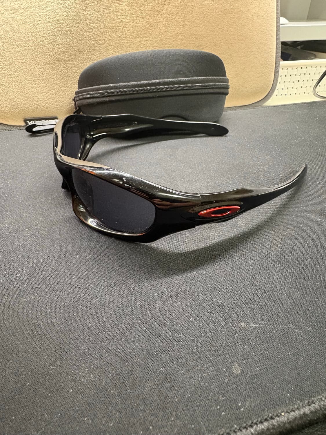 오클리x두카티 선글라스 상품이미지3