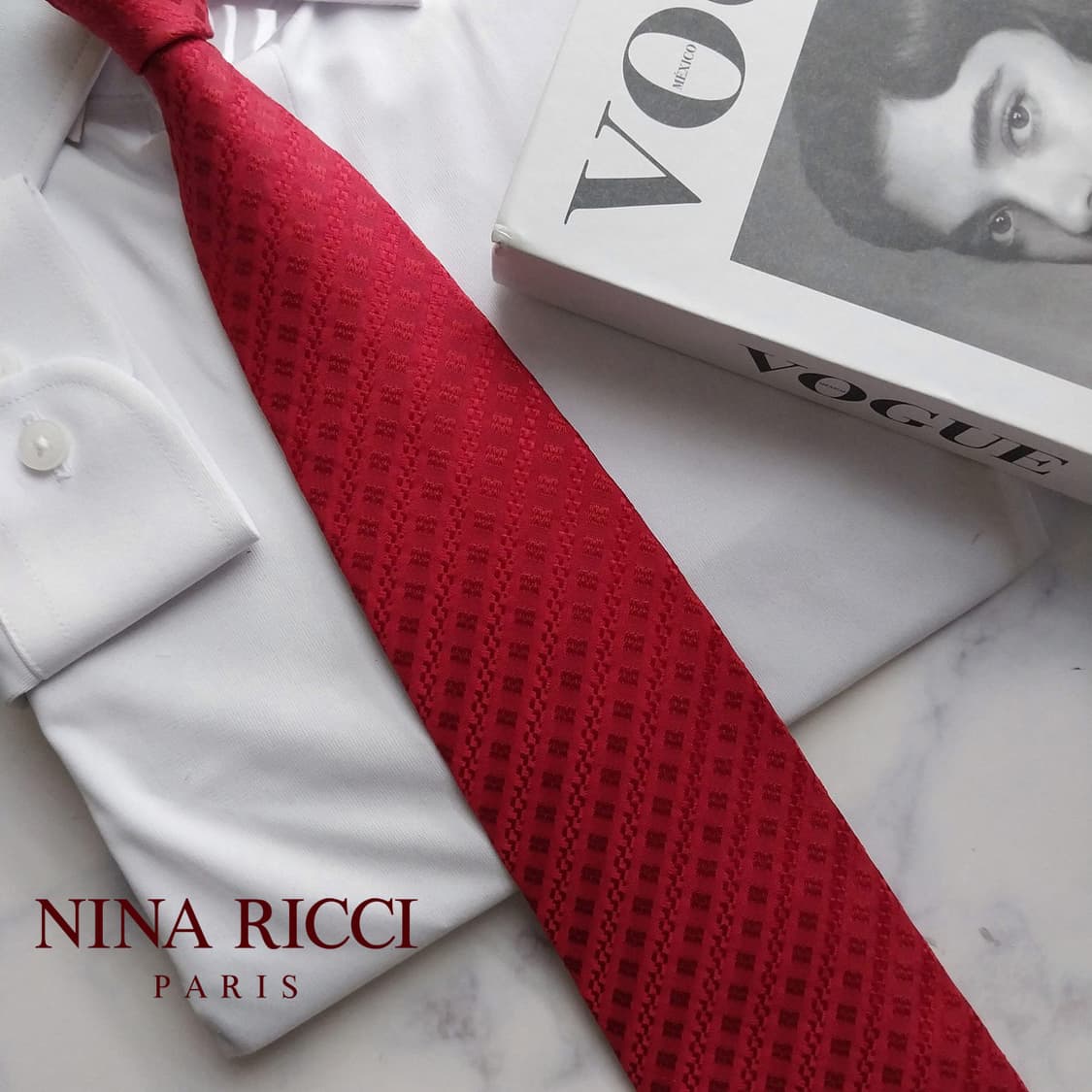 니나리치 실크 레드 텍스처드 넥타이 9cm A+등급 K1581
 상품이미지1