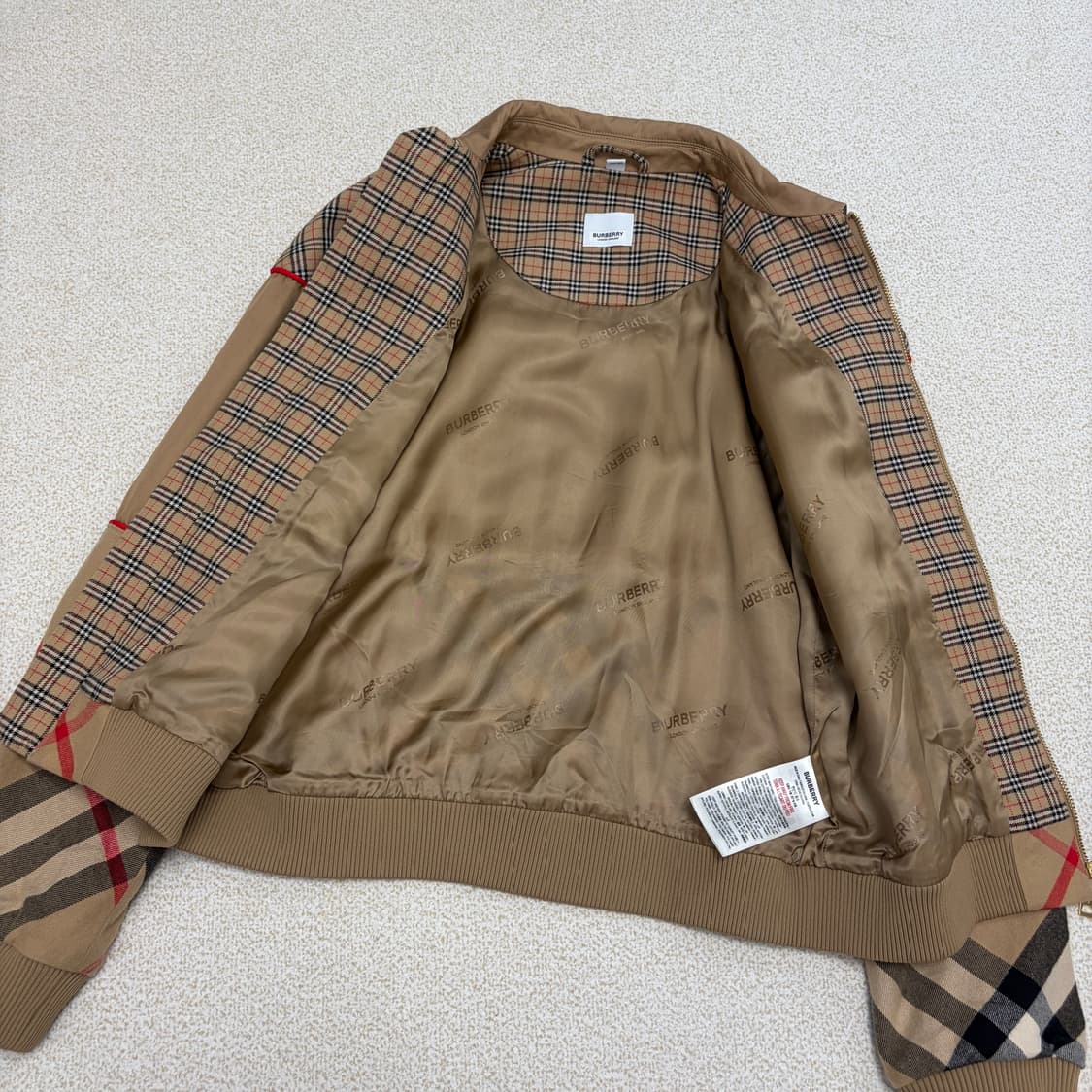정품 버버리 콘트라스트 체크 패널 자켓 상품이미지4