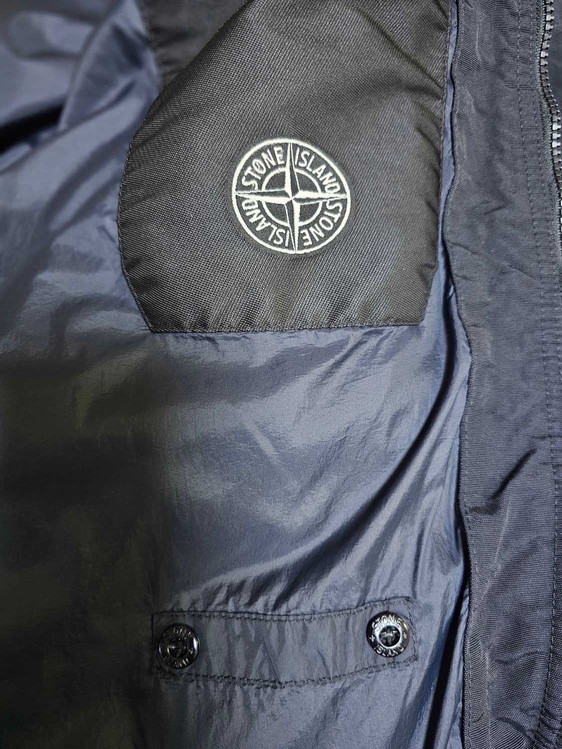 스톤아일랜드 리사이클 나일론 다운 베스트 23FW 상품이미지6