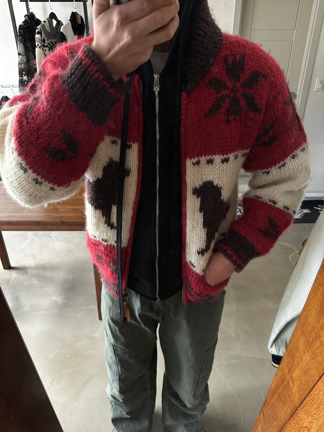 퍼스트다운 도그 그래픽 핸드 니트 코위찬 스웨터 상품이미지1