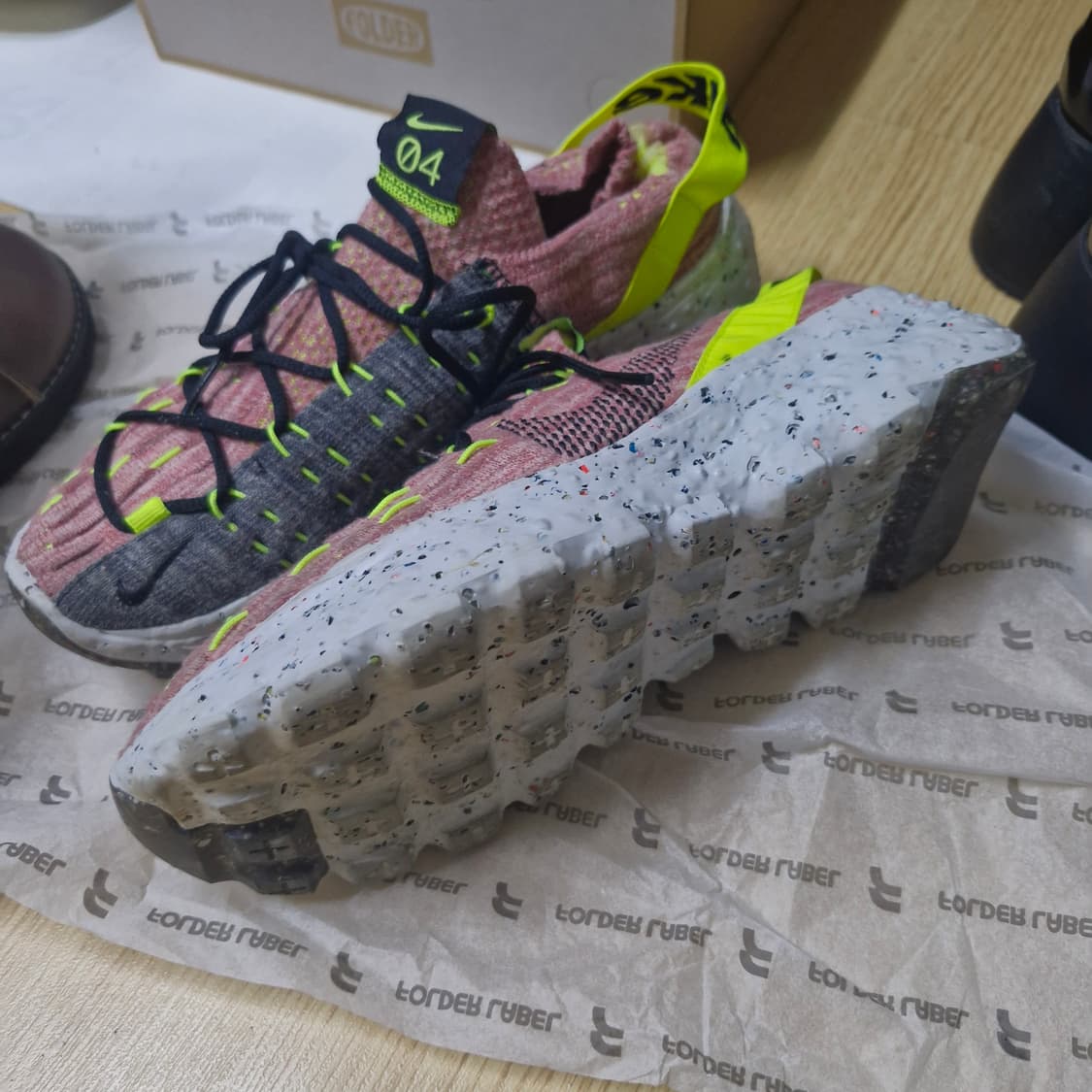 최저가) 나이키 스페이스 히피 04 레몬베놈 250 상품이미지2