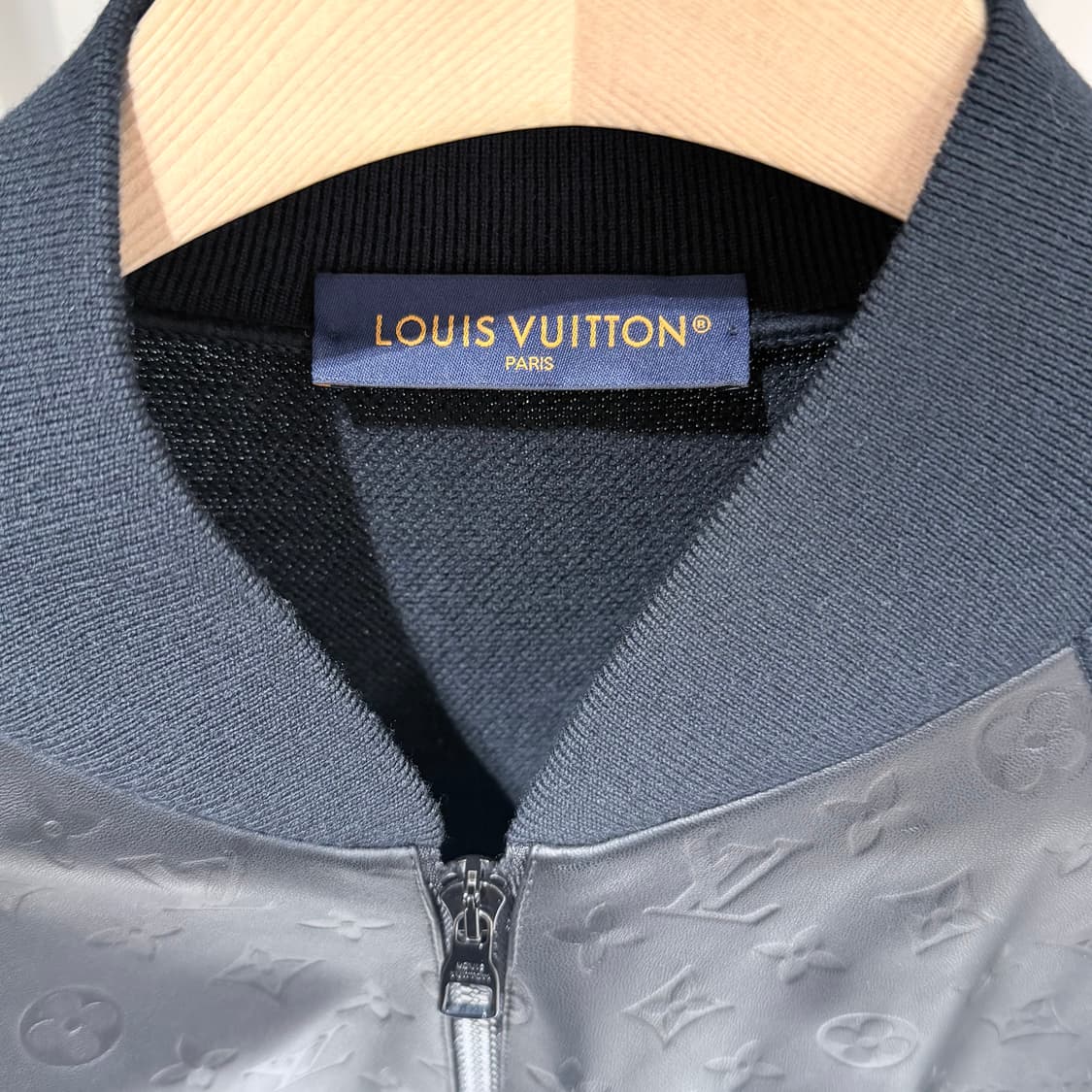(A+/XXL) / 루이비통 모노그램 시보리  믹스 레더 블루종 봄버자켓 상품이미지4