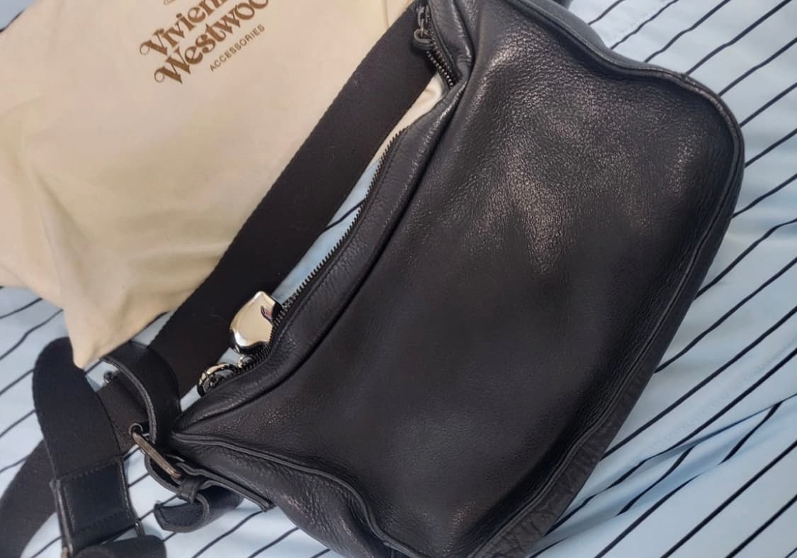 비비안웨스트우드 크로스백 정품 상품이미지3