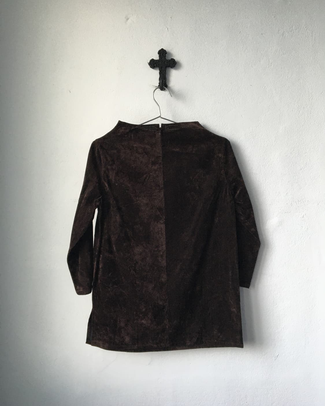 Punching point high neck suede top 상품이미지5