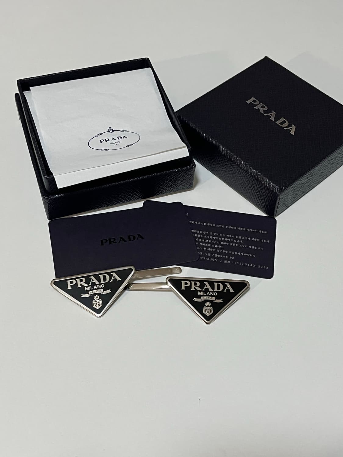프라다 헤어클립 헤어핀 블랙 상품이미지1
