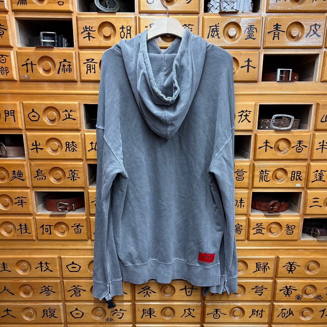 (2XL) 빈티지 손목 스트랩 디테일 그레이 후드티 상품이미지3