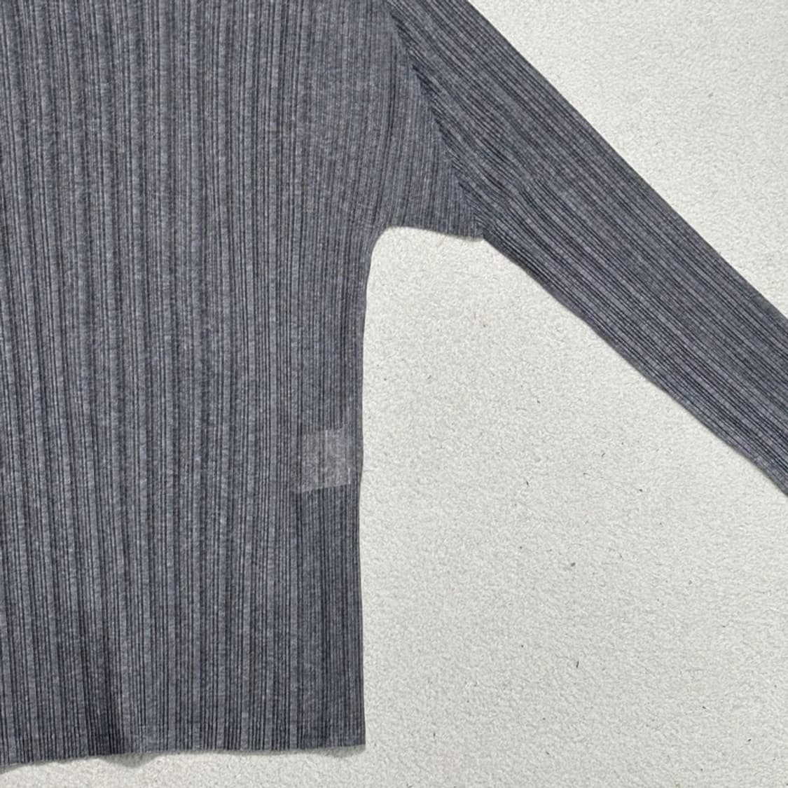PLEATS PLEASE 이세이 미야케 베이직 탑 그레이 3 상품이미지5
