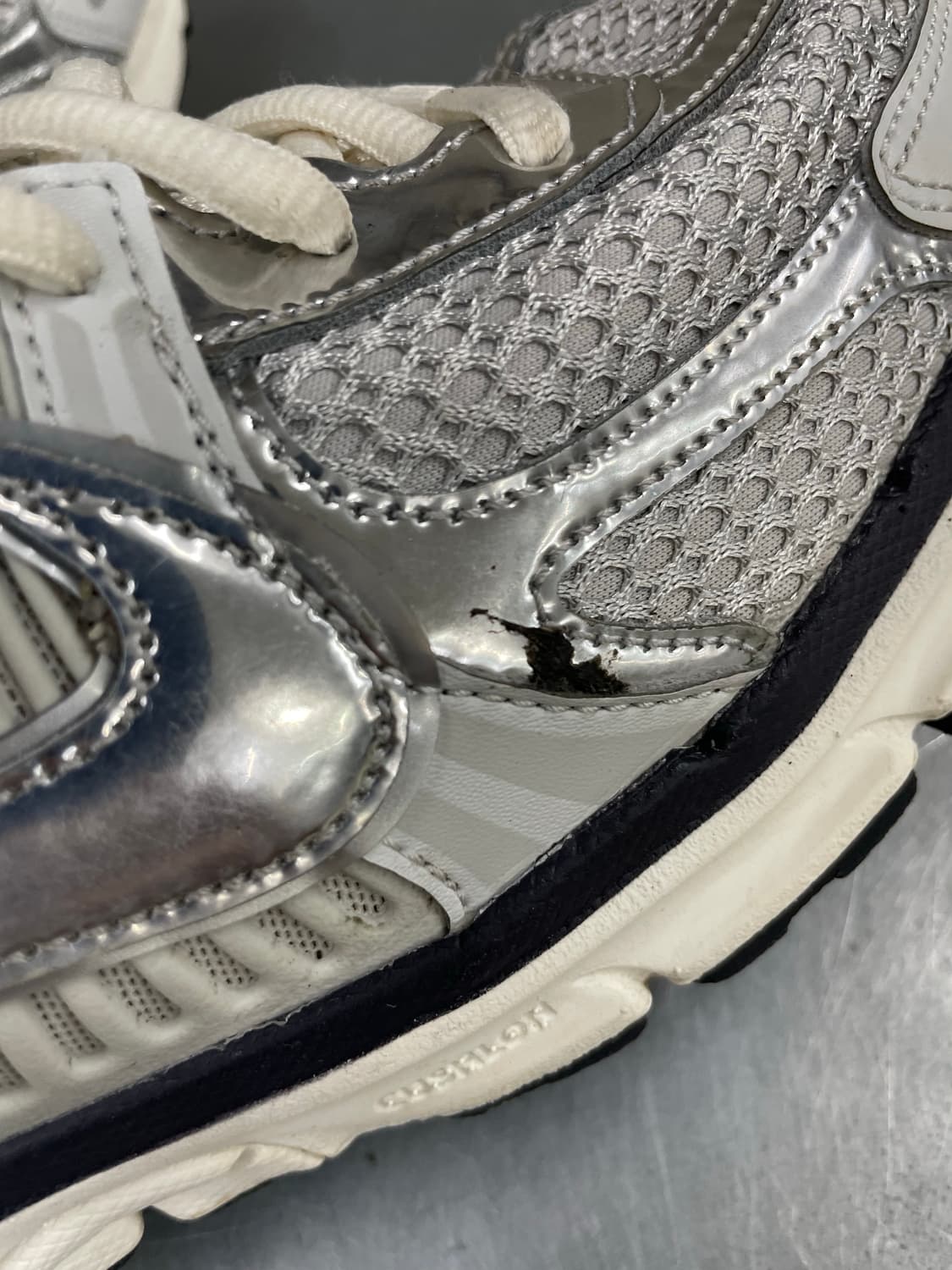 나이키 줌 보메로 5 포톤 더스트 300 상품이미지7