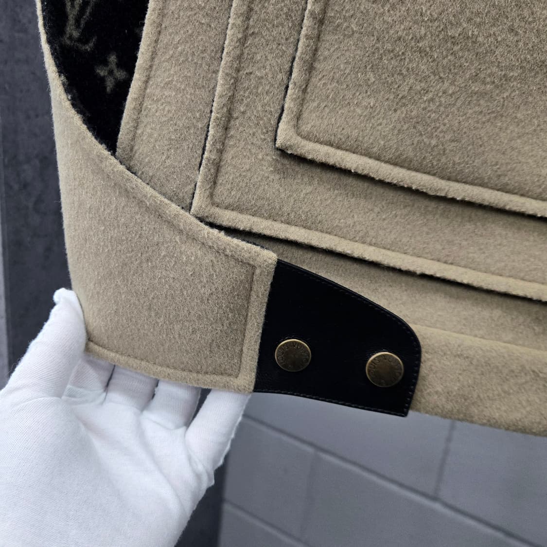 백화점판 / 루이비통 모노그램 더블페이스 오픈 암 후드 자켓 36 상품이미지4