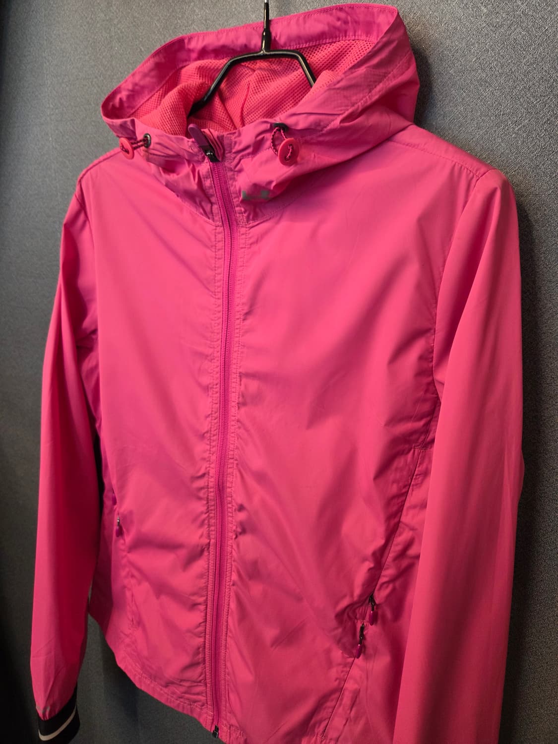 언더아머 바람막이집업 상품이미지3