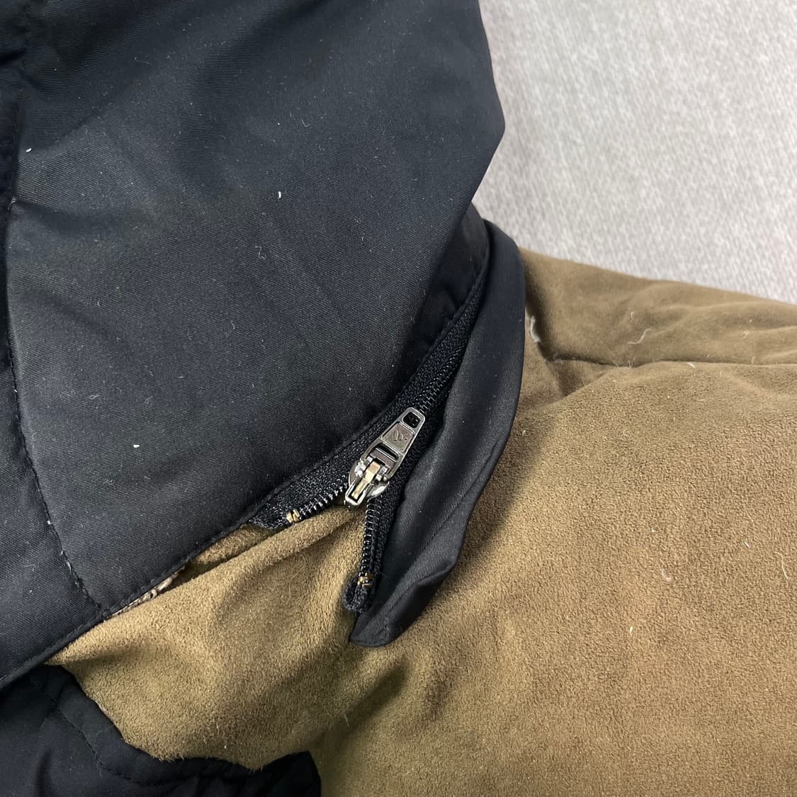 105 아디다스 스웨이드 덕다운 패딩 상품이미지4