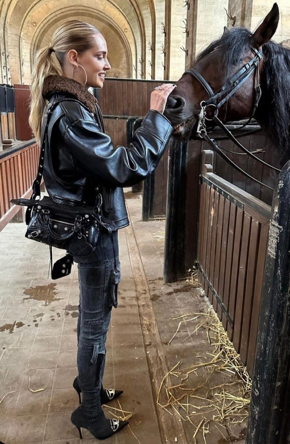 Balenciaga 네오 카골 램스킨 토트백 XS 상품이미지4