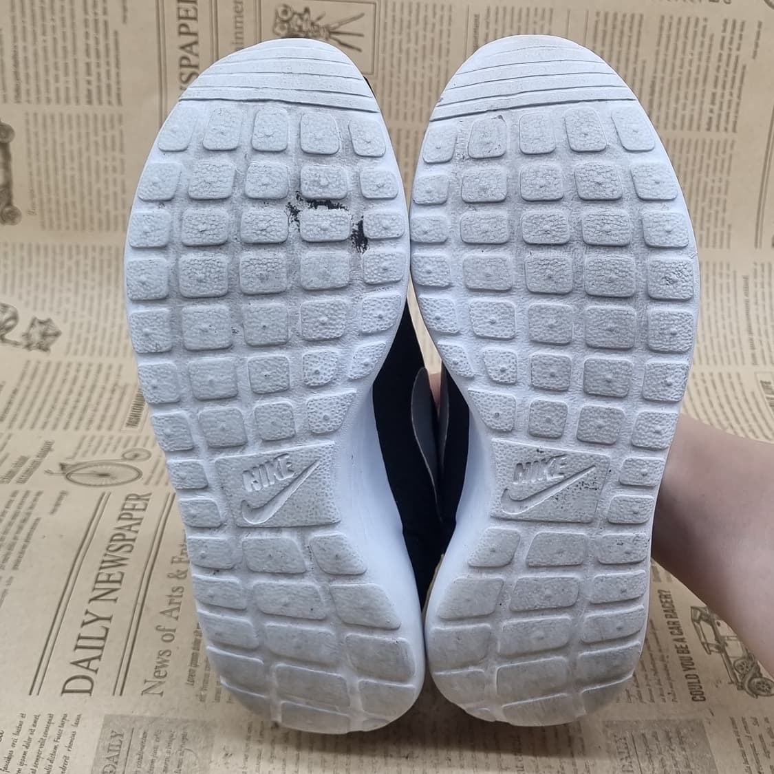 나이키 로쉬원 여성운동화225 상품이미지3