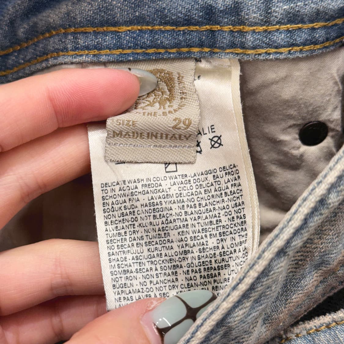 디젤 빈티지 워싱 데님 팬츠 4버튼 버튼플라이 캣브러시 워싱 디테일 연청 상품이미지7
