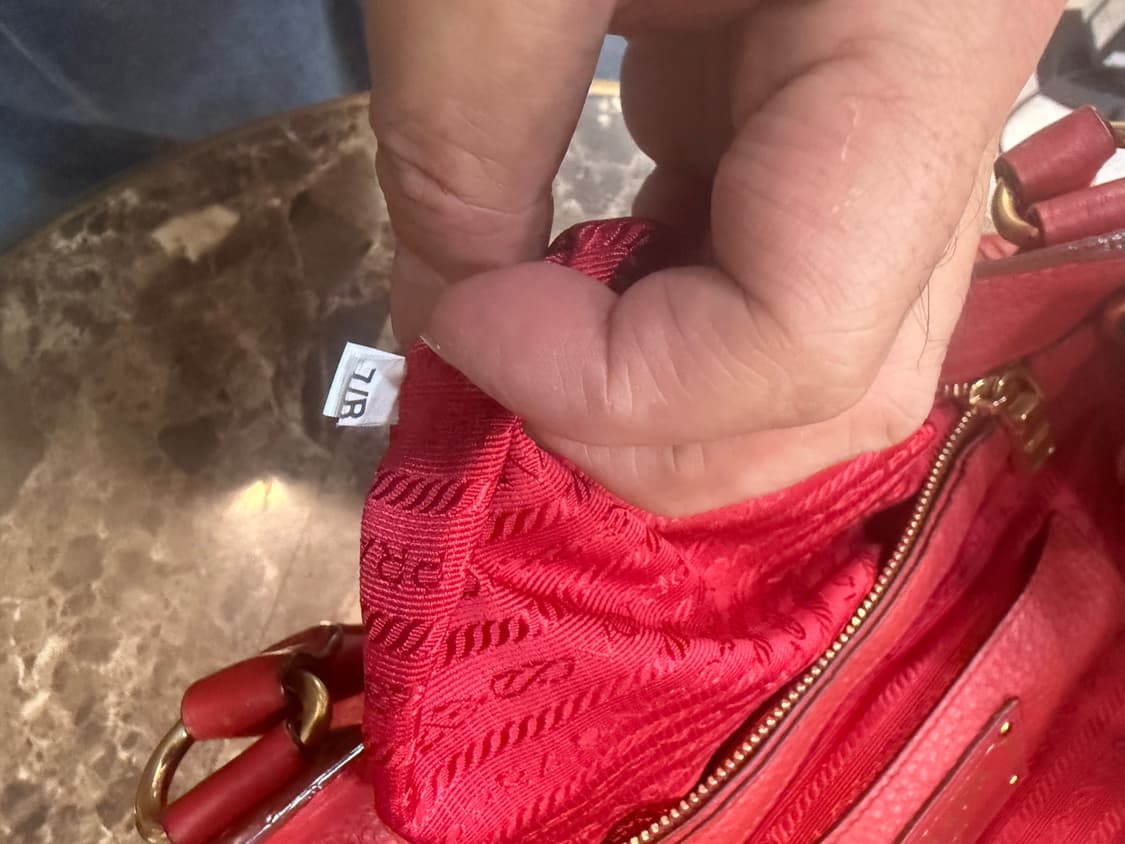 정품 프라다 비텔로 다이노 레더 2way백 팝니다 상품이미지10