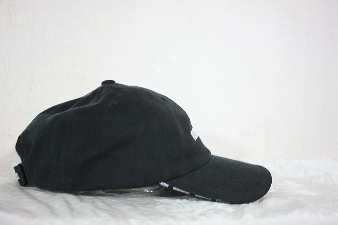 Reebook x vetements 리복 베트멍 볼캡 상품이미지4