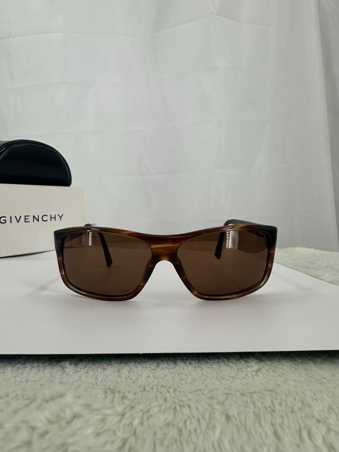 [새상품 무료배송] 정품 지방시 Made in Italy 선글라스 상품이미지4