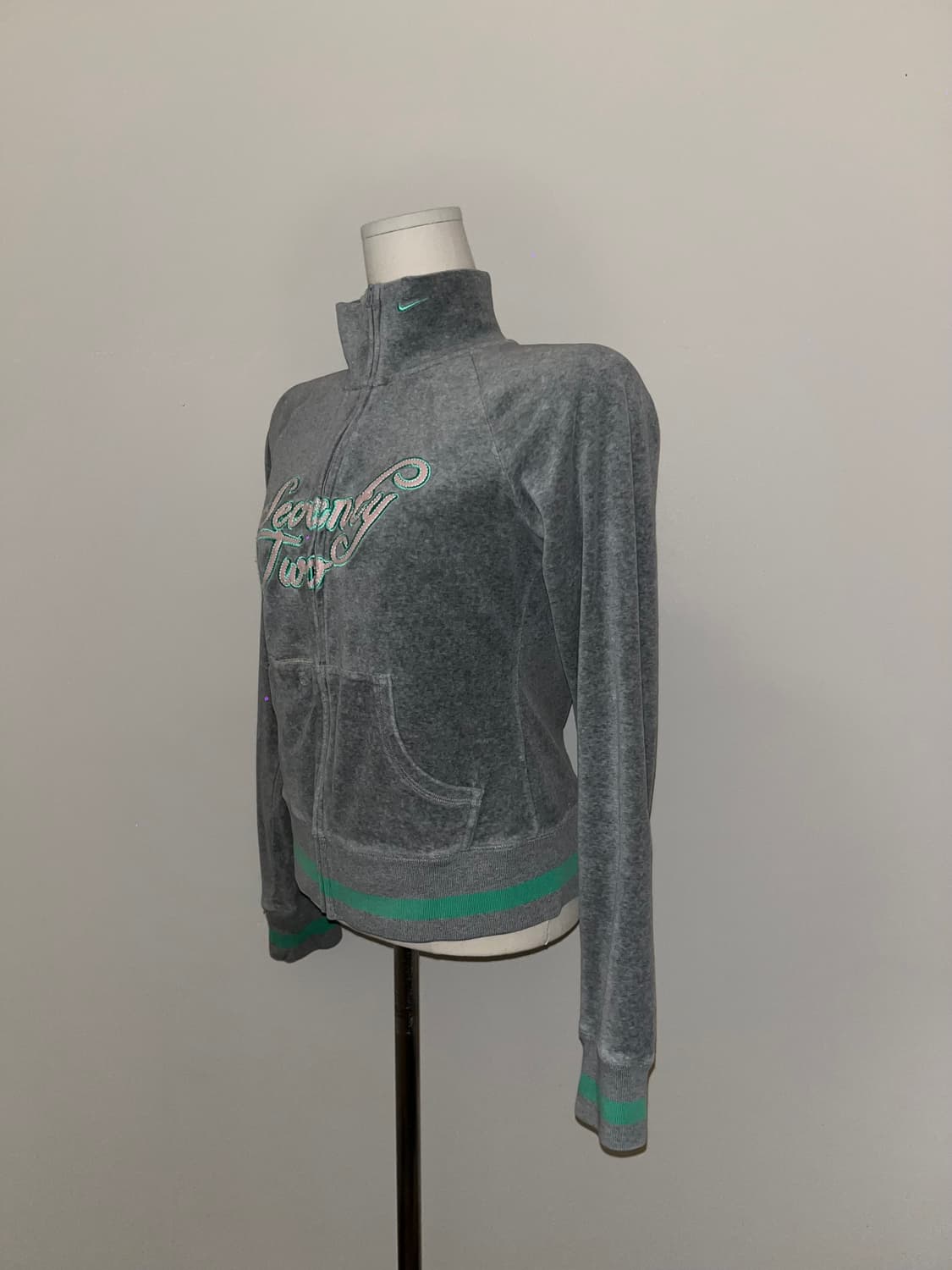 📦 Nike velvet jaket 상품이미지3