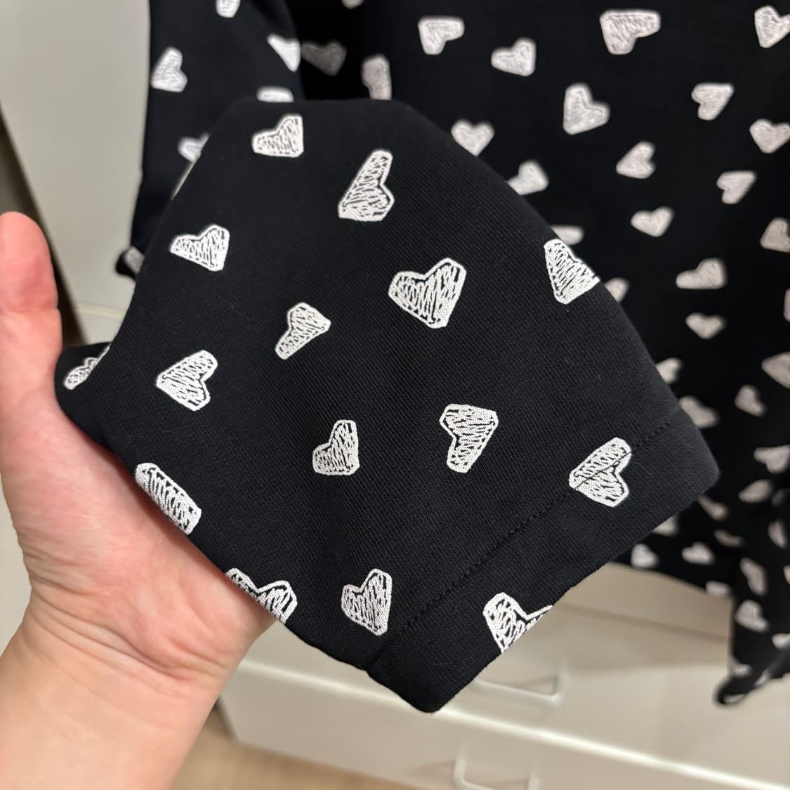 아네스베 agnes b 하트 패턴 디테일 맨투맨 상품이미지3