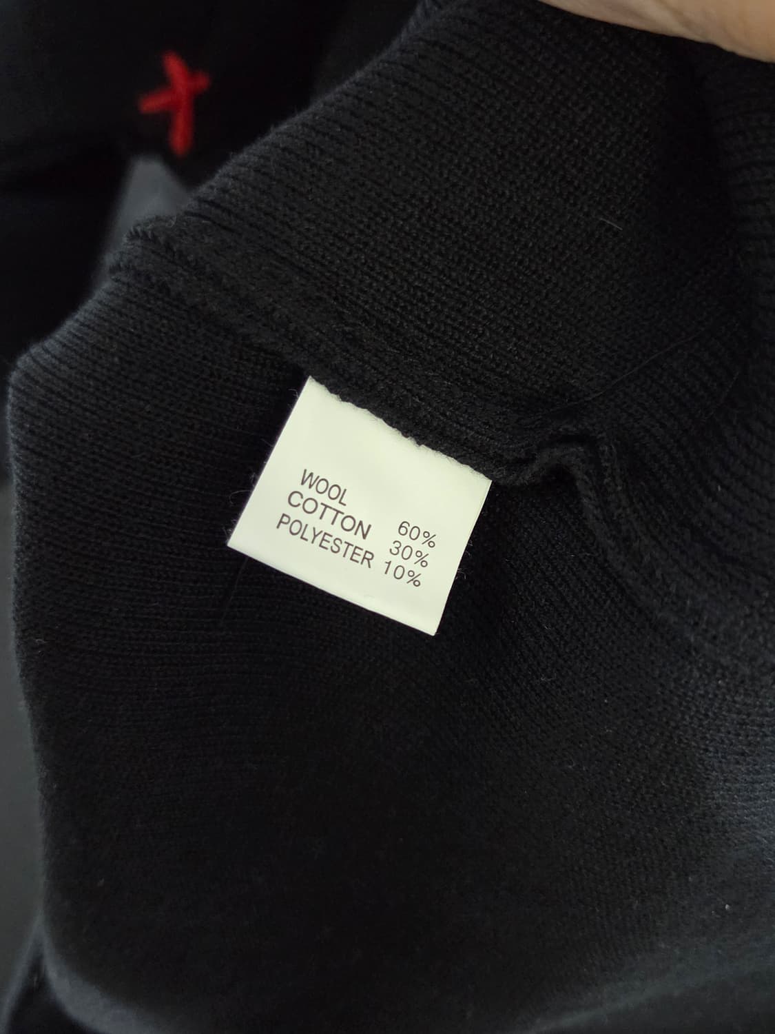 [아르마니 익스체인지] 레드 스티치 브이넥 울 니트 | 00209 상품이미지4