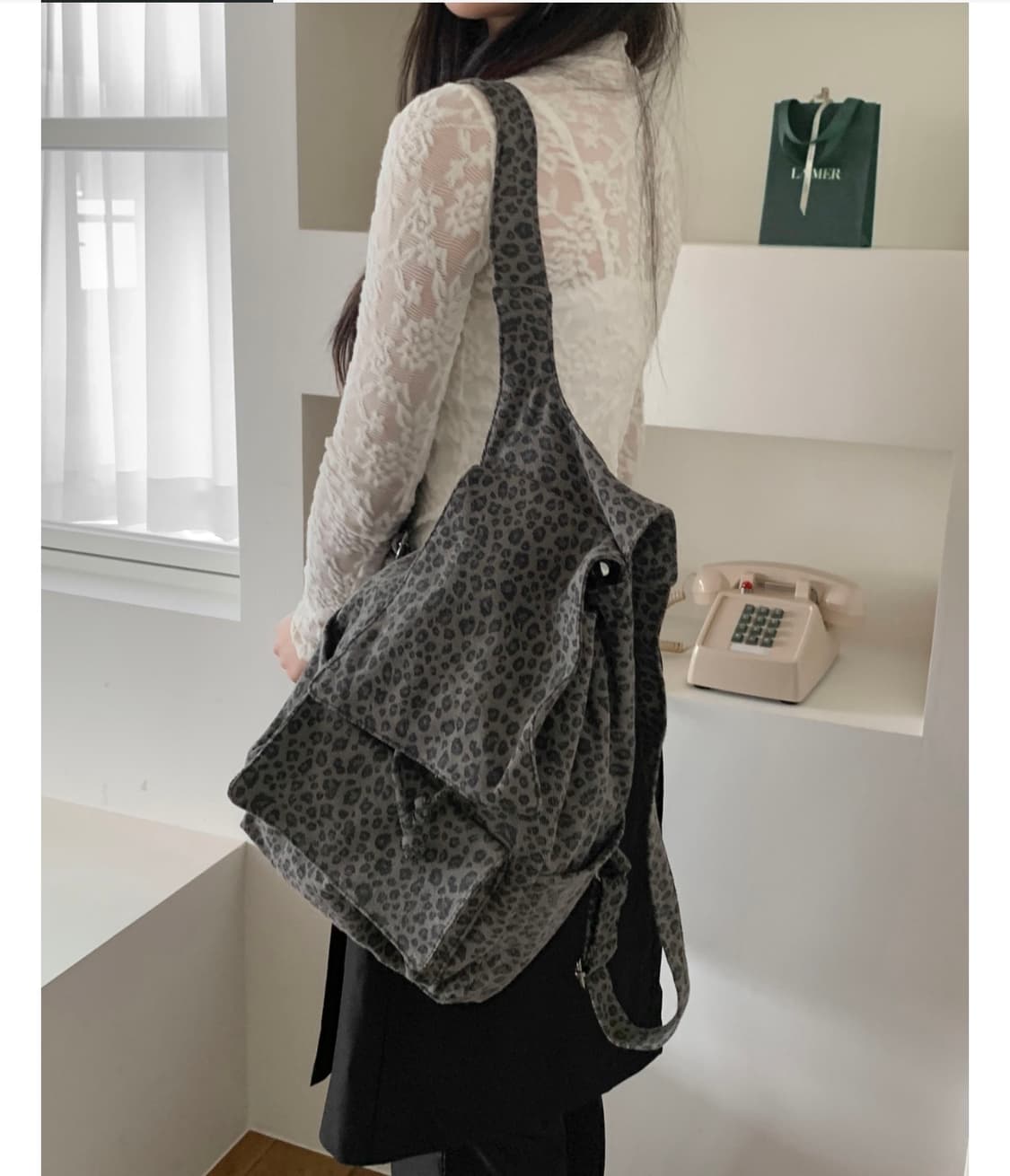 Grey Leopard Backpack 상품이미지4
