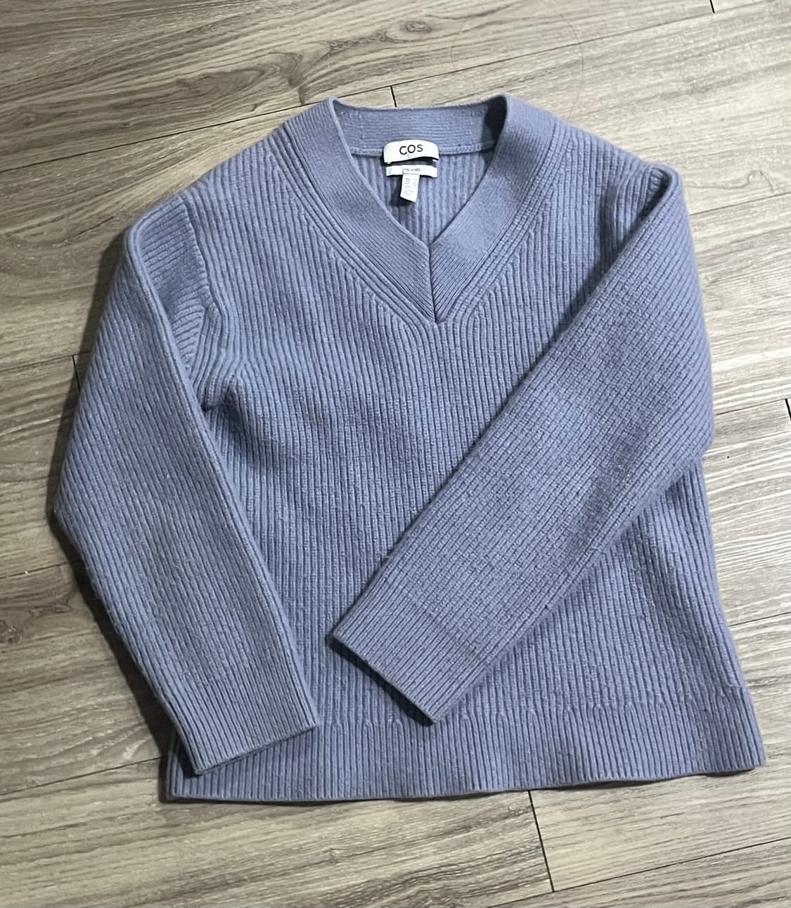 코스 울 브이넥 니트 상품이미지2