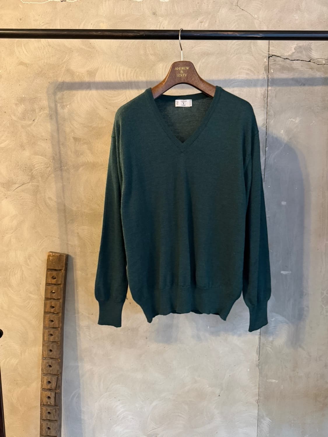 발렌티노 브이넥 니트 100 상품이미지1