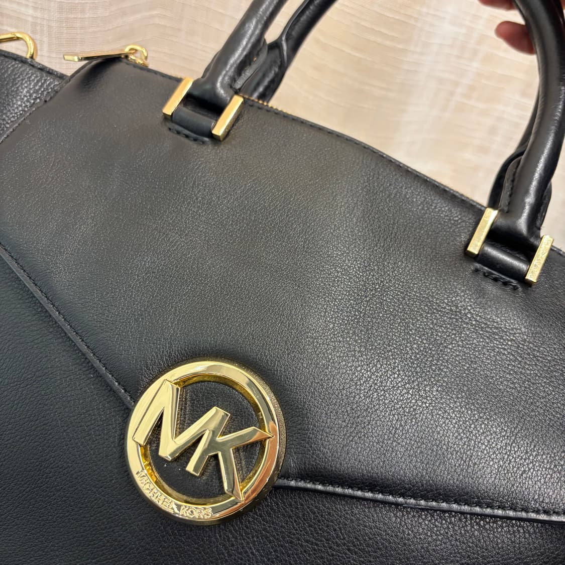 정품 마이클코어스 가죽 투웨이 토트백    상품이미지4