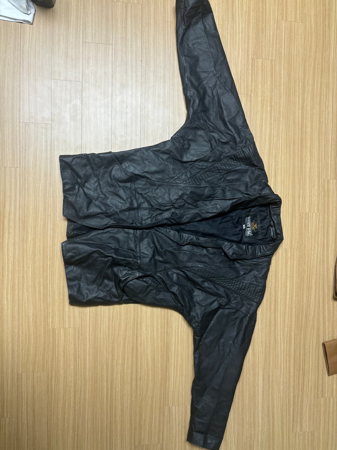 West pac 카우 레더 봄버 자켓 상품이미지2